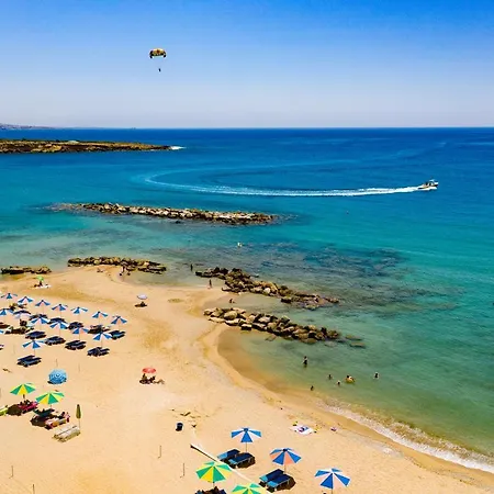 Corallia מלון דירות קורל ביי
