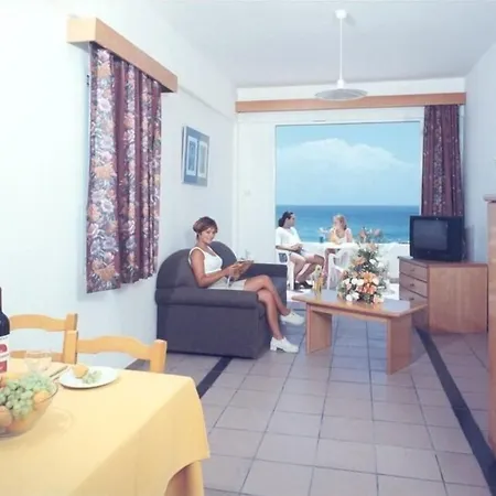 Corallia Apartmanhotel 3*