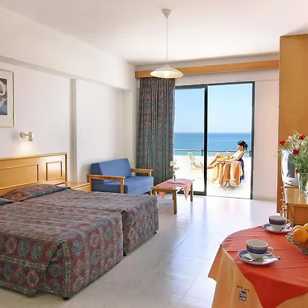Corallia Lägenhetshotell 3*
