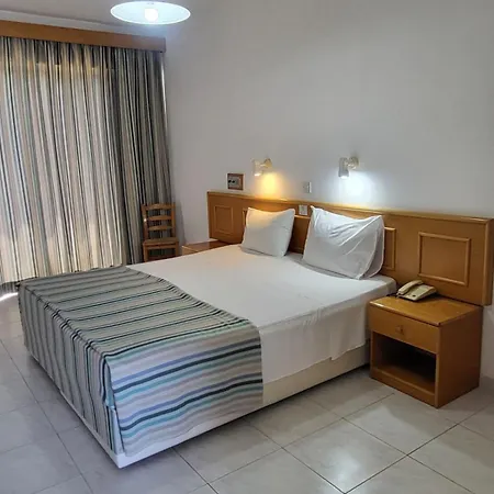 Corallia 3*
