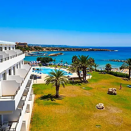 Corallia 3*