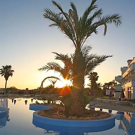 Aparthotel Corallia