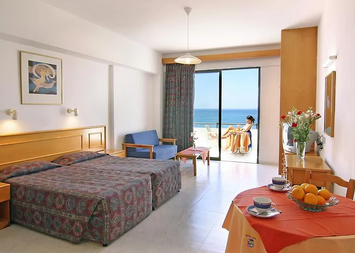 Corallia Apartmanhotel 3*